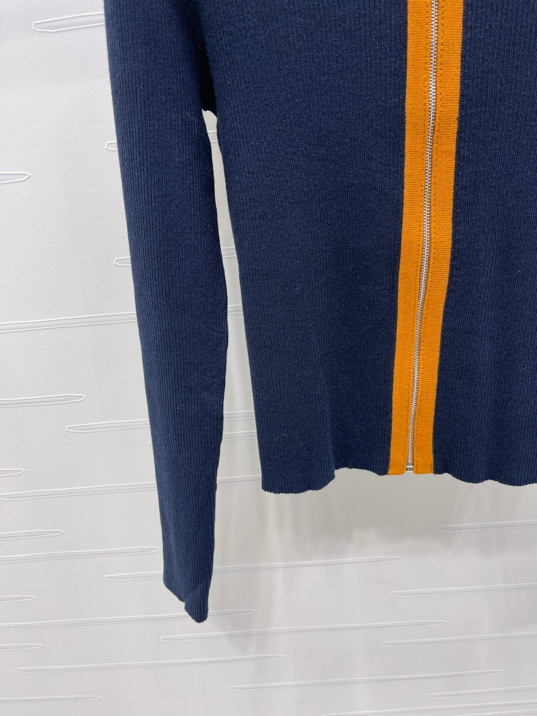 MIUMIU CARDIGAN STYLE 490