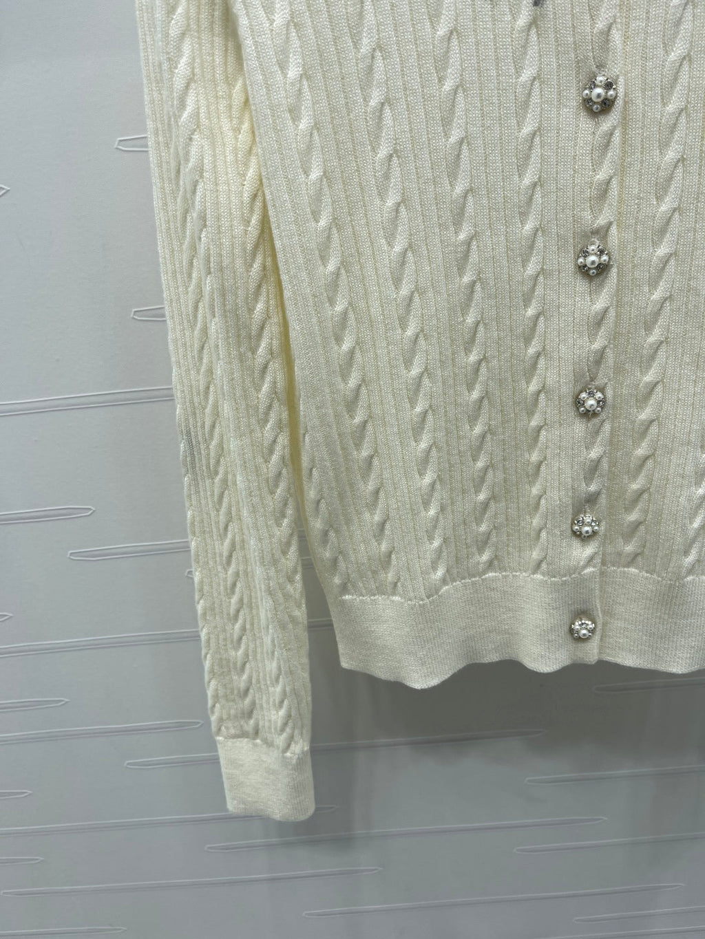 MIUMIU CARDIGAN STYLE 610