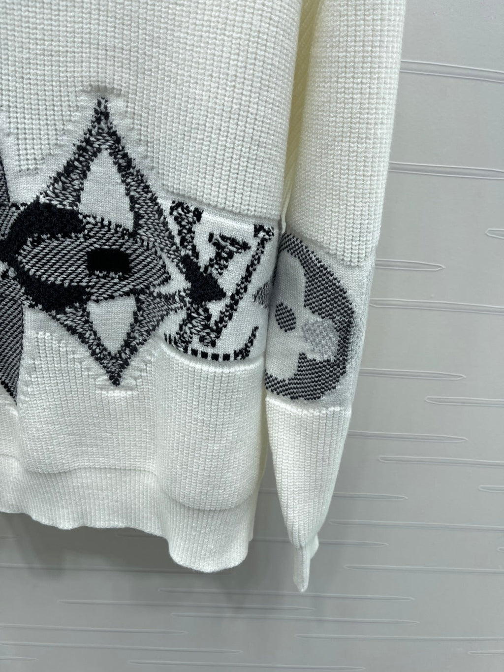 LOUIS VUITTON LV 25S SWEATER 0086