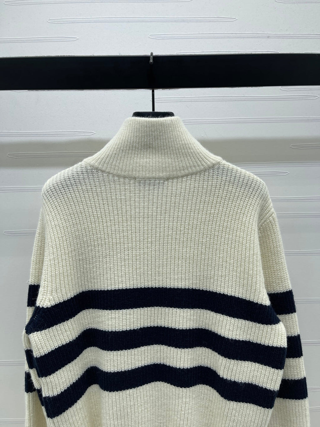 MIUMIU CARDIGAN STYLE 526