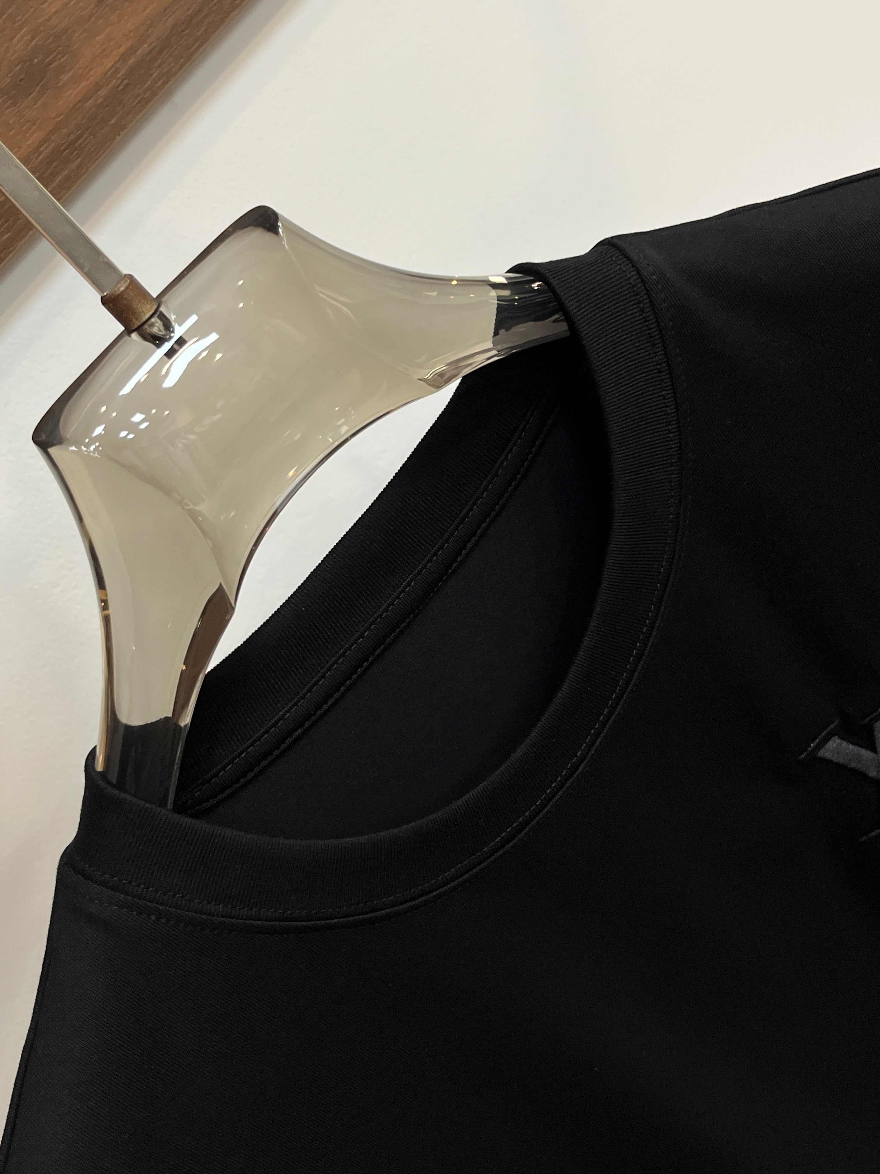 LOUIS VUITTON LV BLACK PURE COTTON T-SHIRT 238902