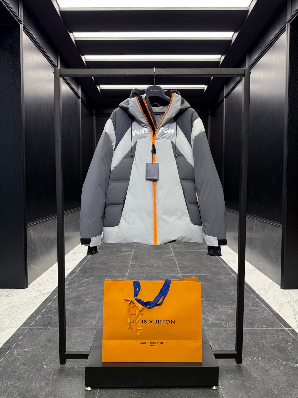 LOUIS VUITTON LV 25S DOWN JACKET 566132