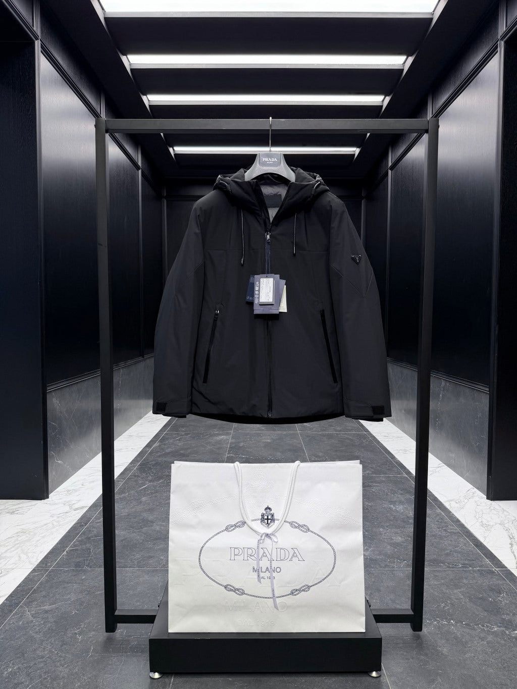 PRADA 25S DOWN JACKET 354