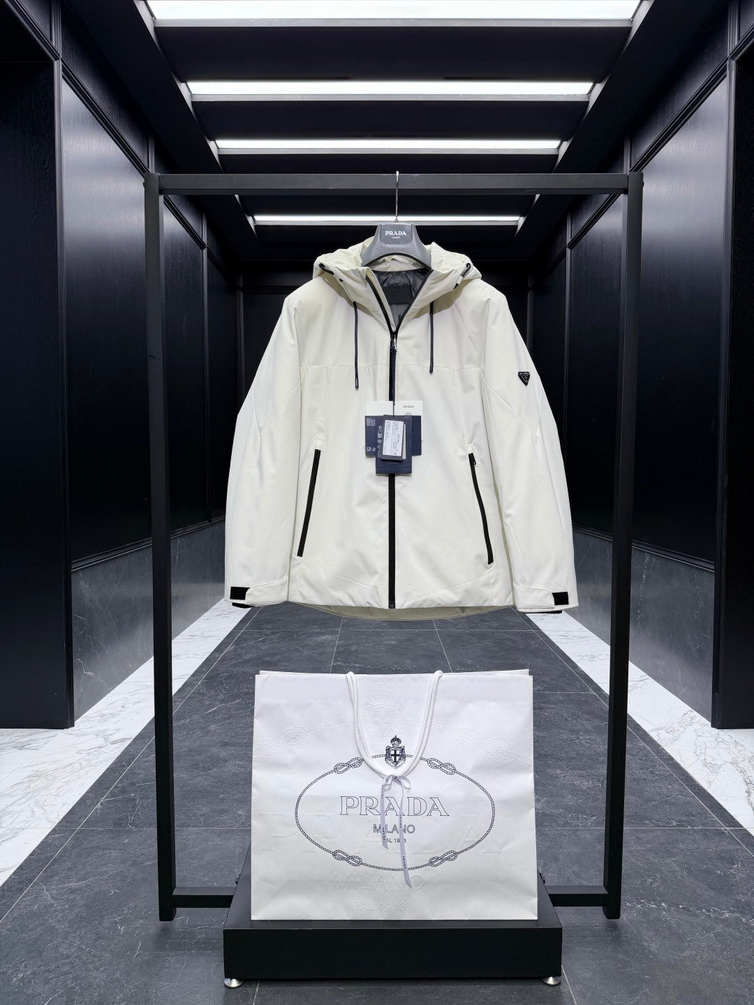 PRADA 25S DOWN JACKET 353