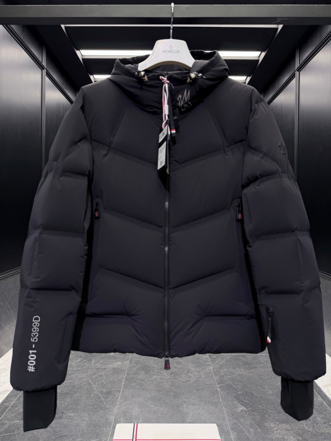 MONCLER 25S DOWN JACKET 427