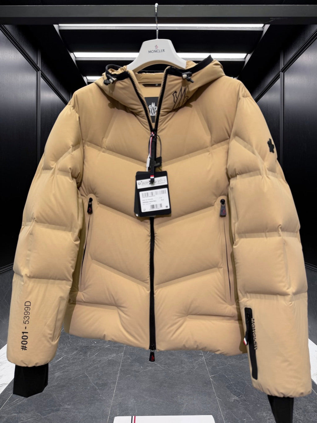 MONCLER 25S DOWN JACKET 426