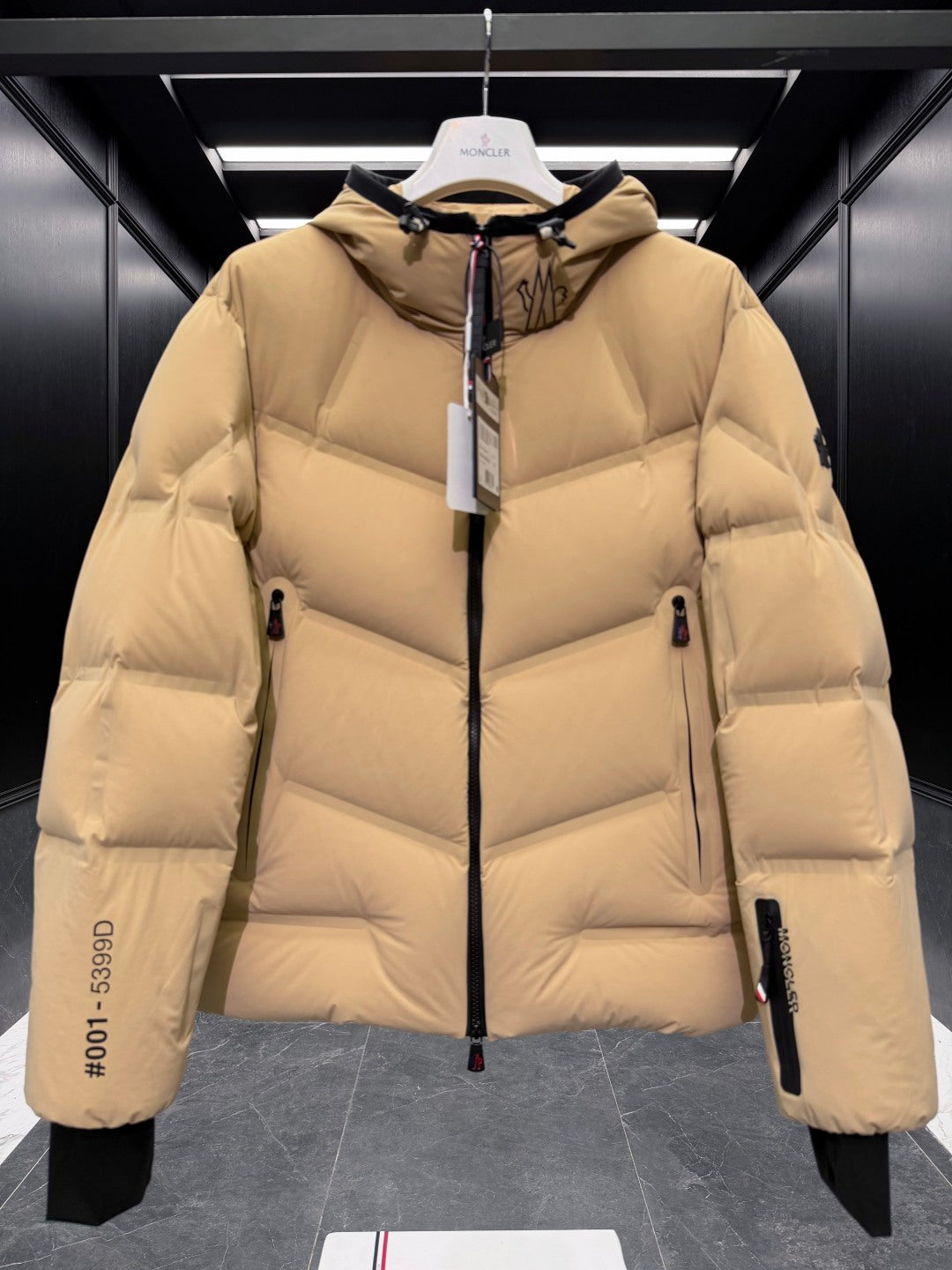 MONCLER 25S DOWN JACKET 426
