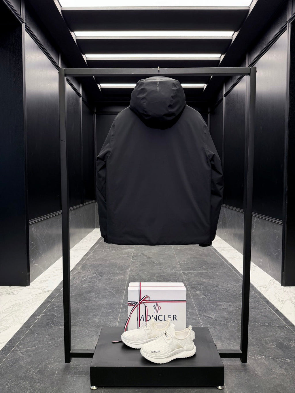 MONCLER 25S HOODED SKI JACKET 386