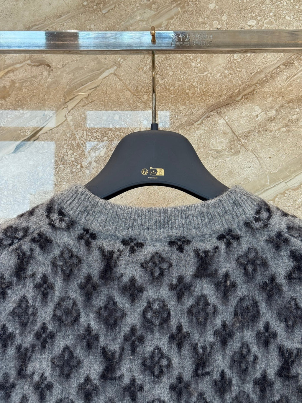 LOUIS VUITTON LV 25S CARDIGAN 0004