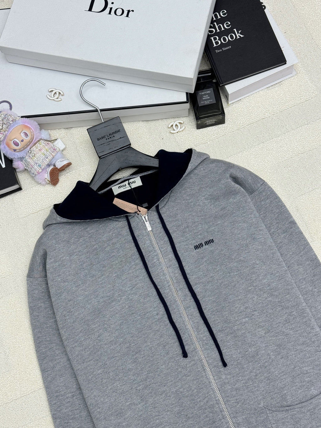 MIUMIU CARDIGAN STYLE 810