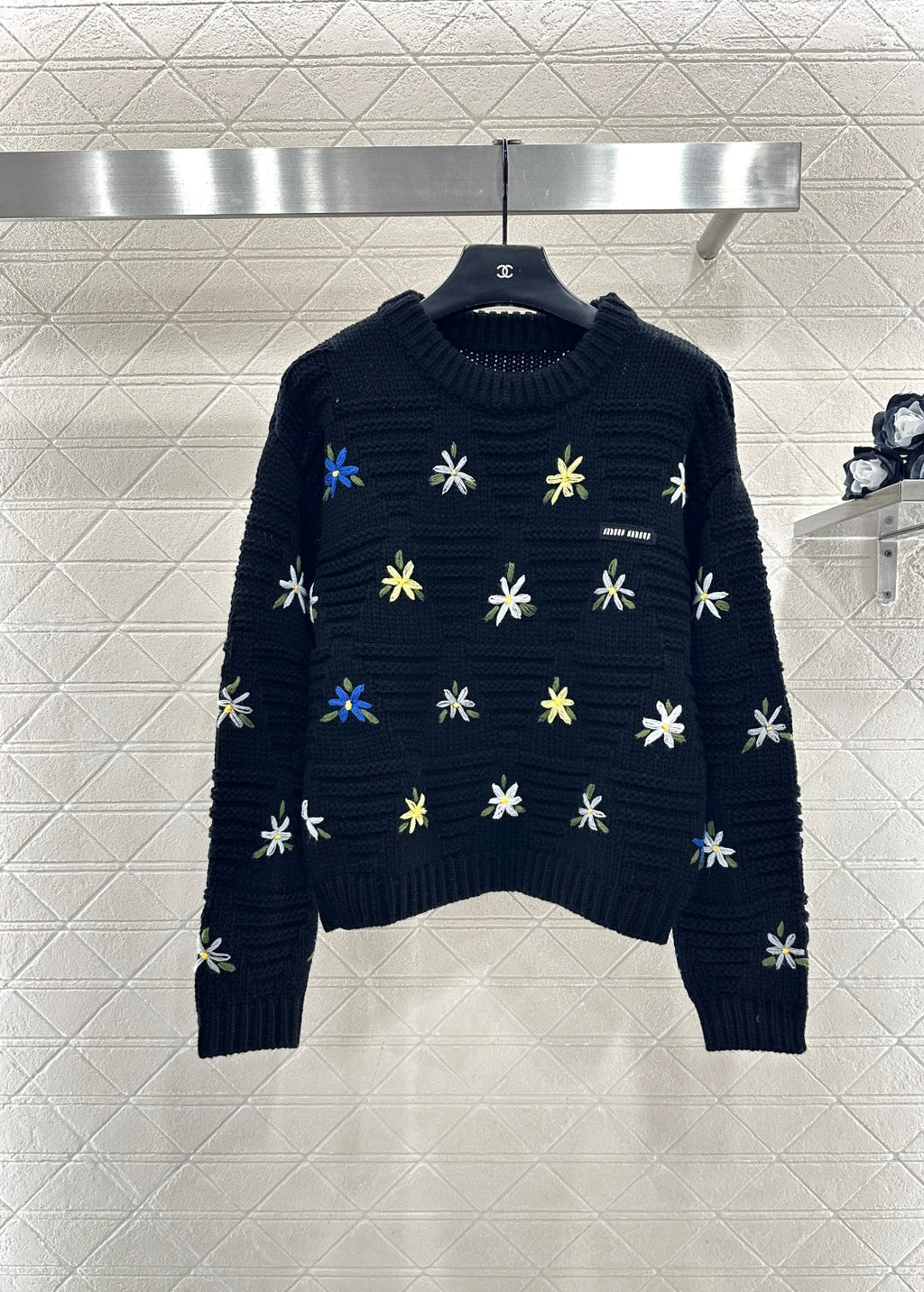MIUMIU SWEATER STYLE 823