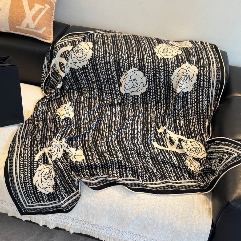 CHANEL 25S SCARF 140 IN CASHMERE 989890