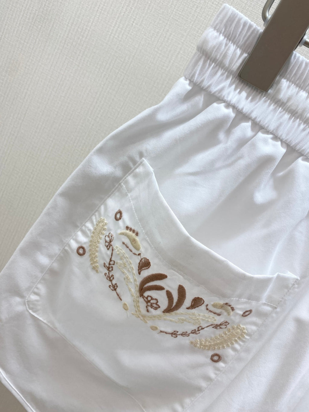 HERMES HERMES 25S EMBROIDERED SHORTS 158