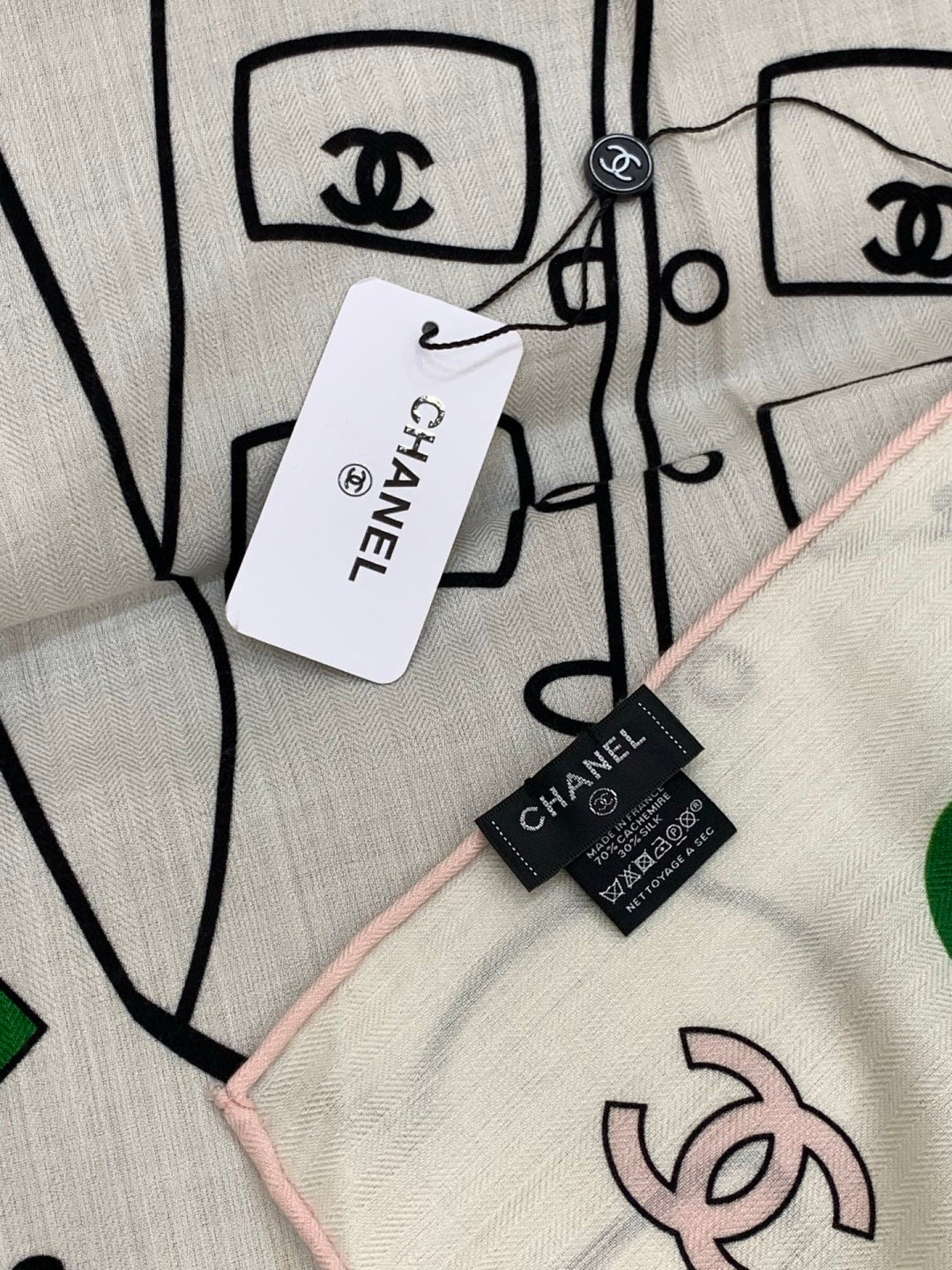 CHANEL 25S SCARF 135 CM IN CASHMERE SILK 943655
