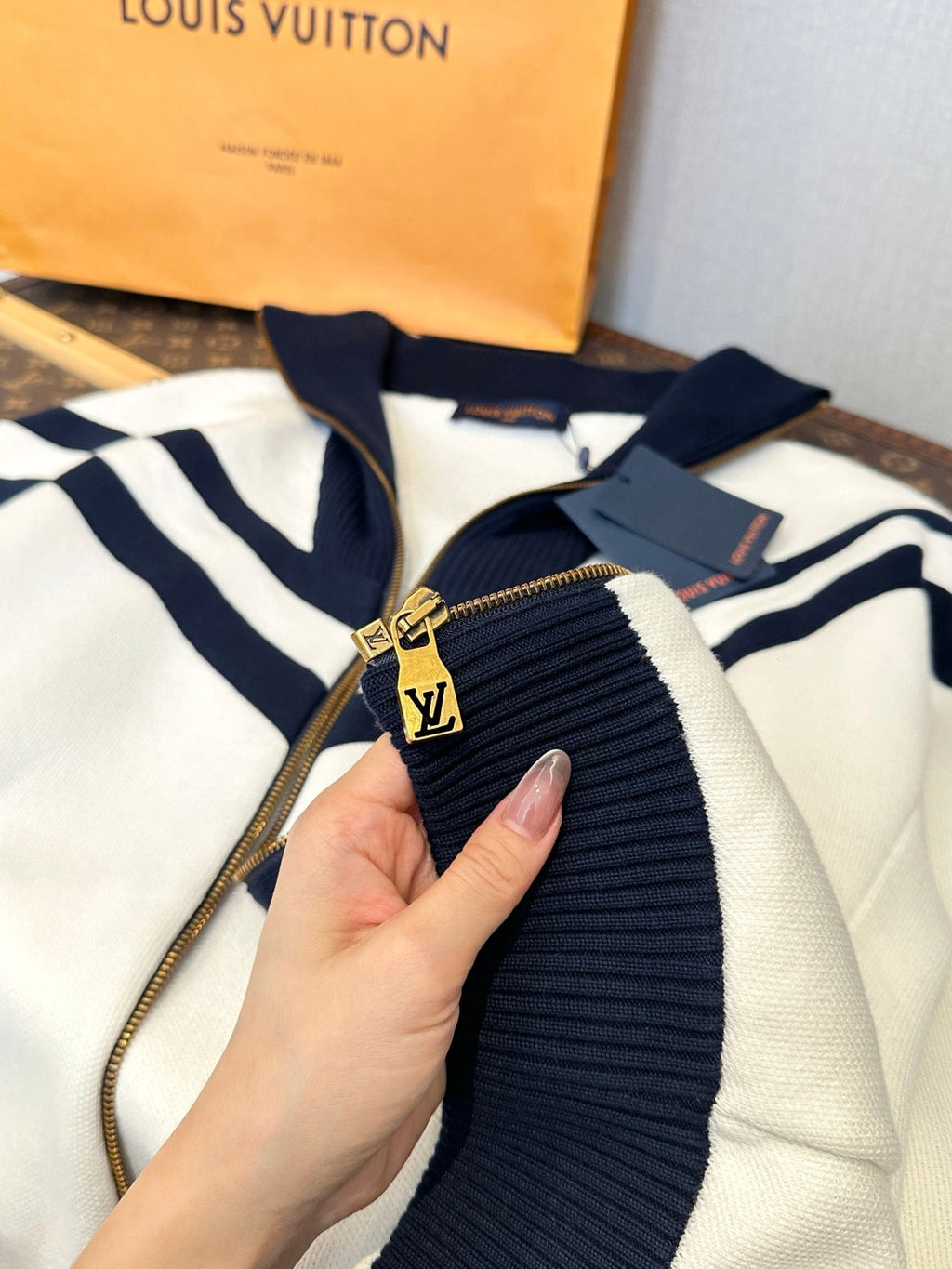 LOUIS VUITTON LV 25S PEACOAT 0165