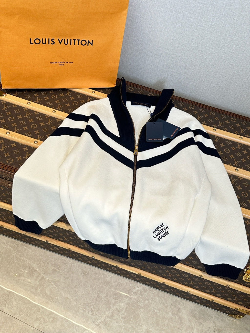 LOUIS VUITTON LV 25S PEACOAT 0165
