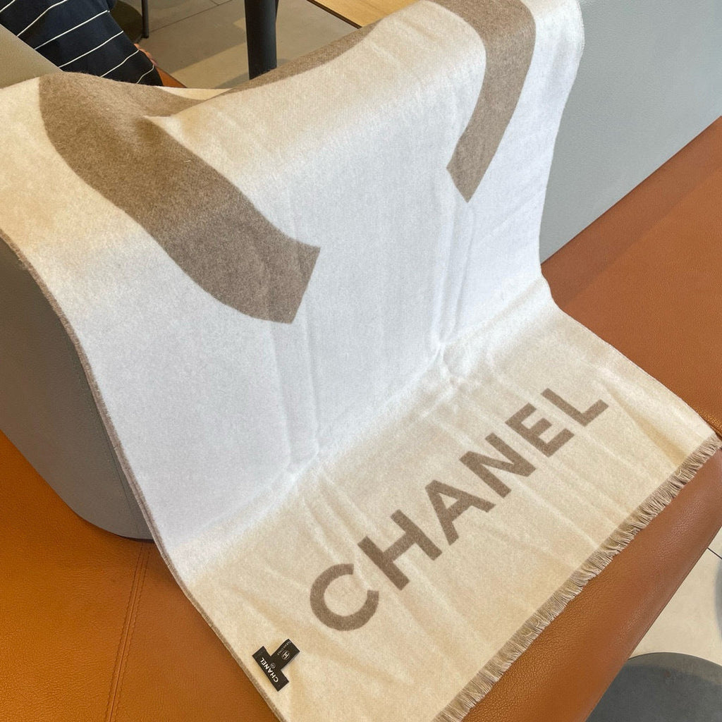 CHANEL 25S SCARF 200 IN CASHMERE 989861