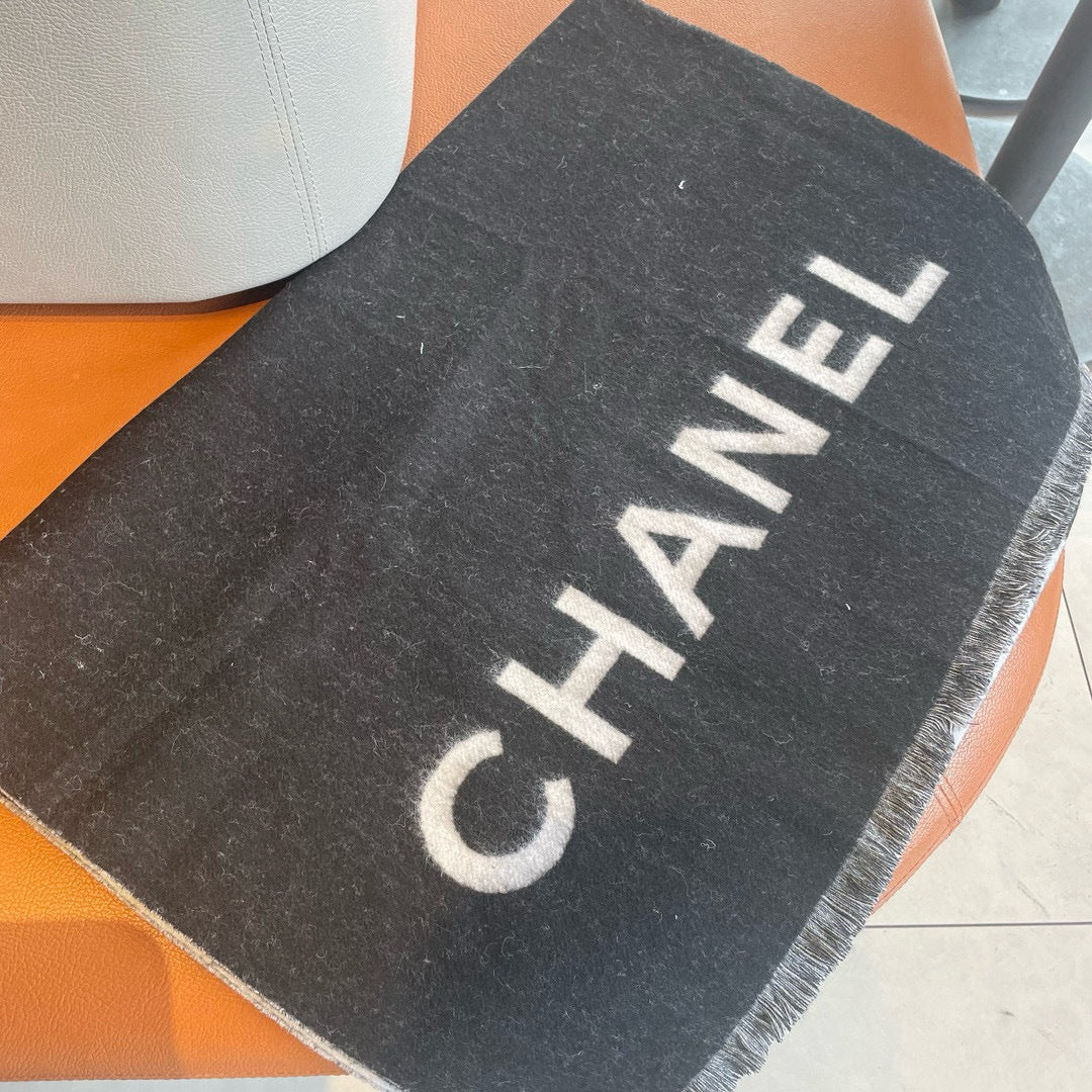 CHANEL 25S SCARF 200 IN CASHMERE 989862