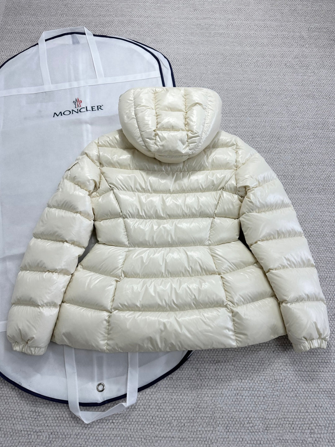 MONCLER 25S DOWN JACKET 399