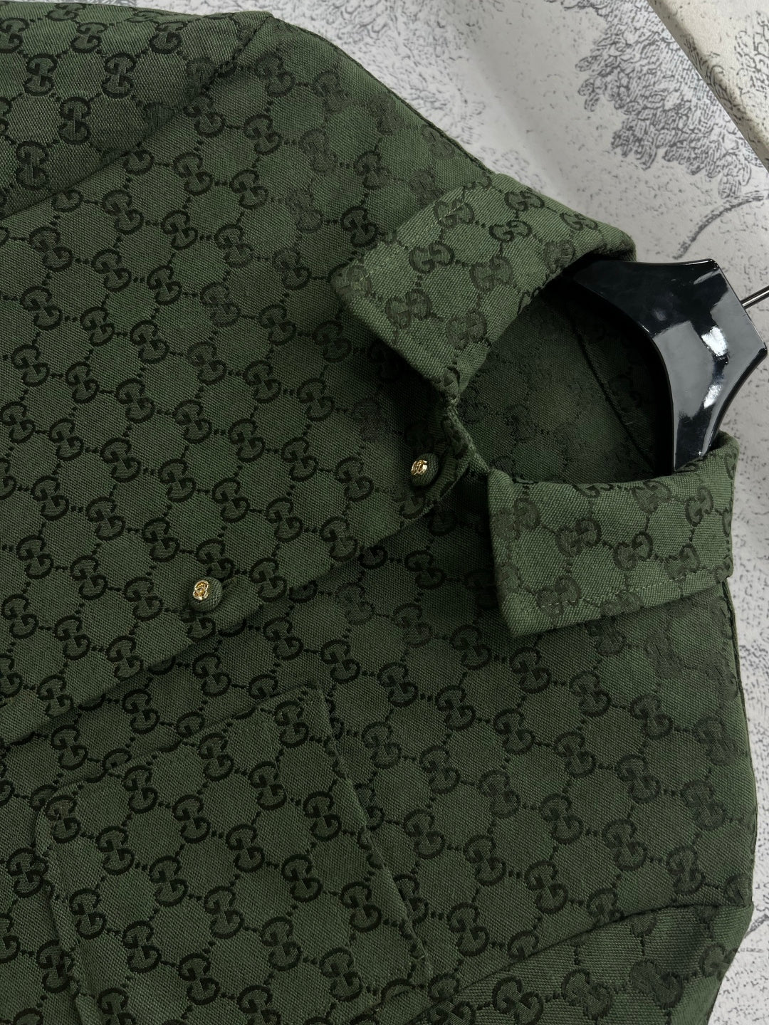 GUCCI SHORT-SLEEVE LAPEL SHIRT STYLE 100