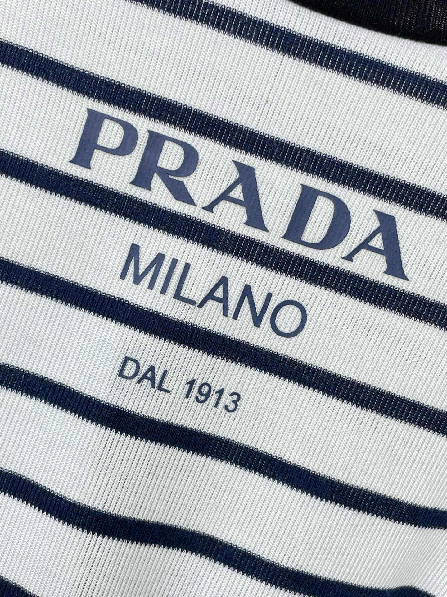 PRADA T-SHIRT STYLE 17