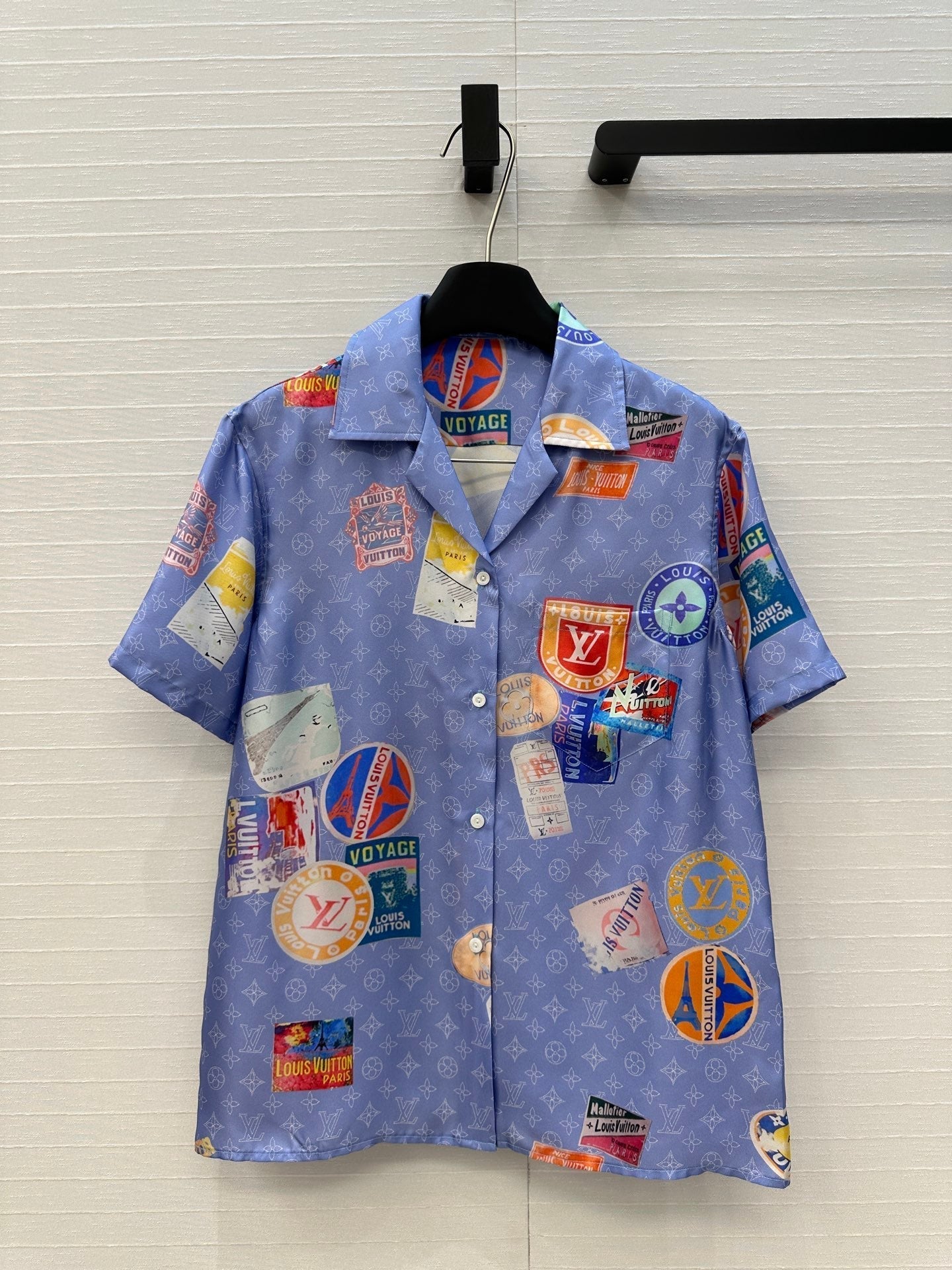 LOUIS VUITTON LV SHORT-SLEEVE PRINTED SILK BLOUSE 268222