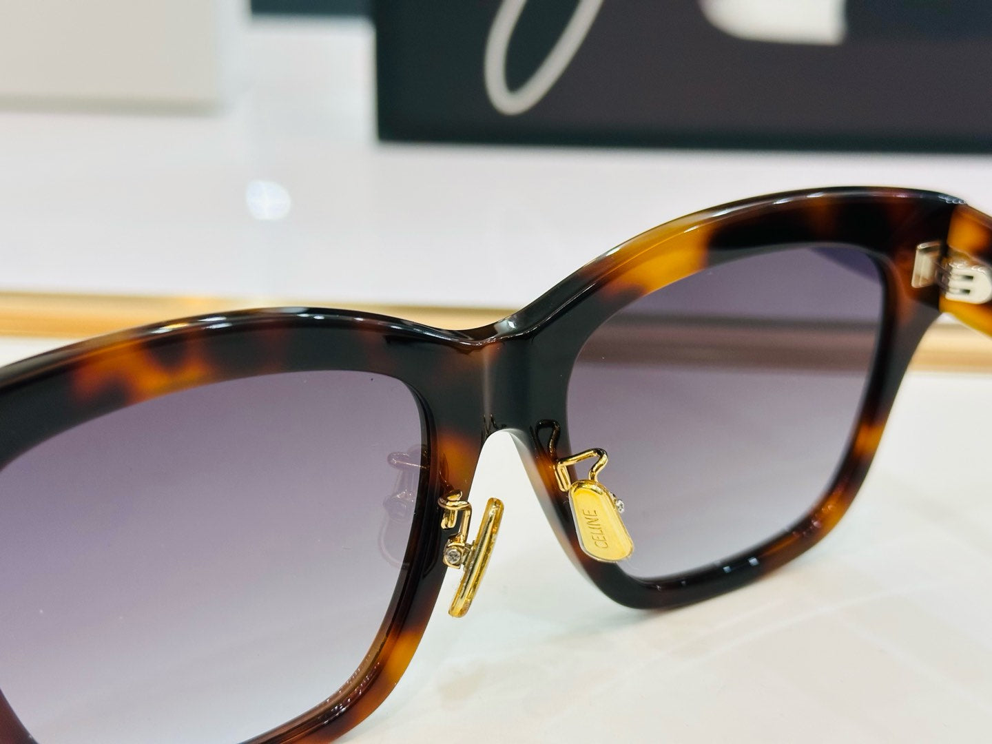 CELINE TRIOMPHE SUNGLASS CL40253F IN ACETATE