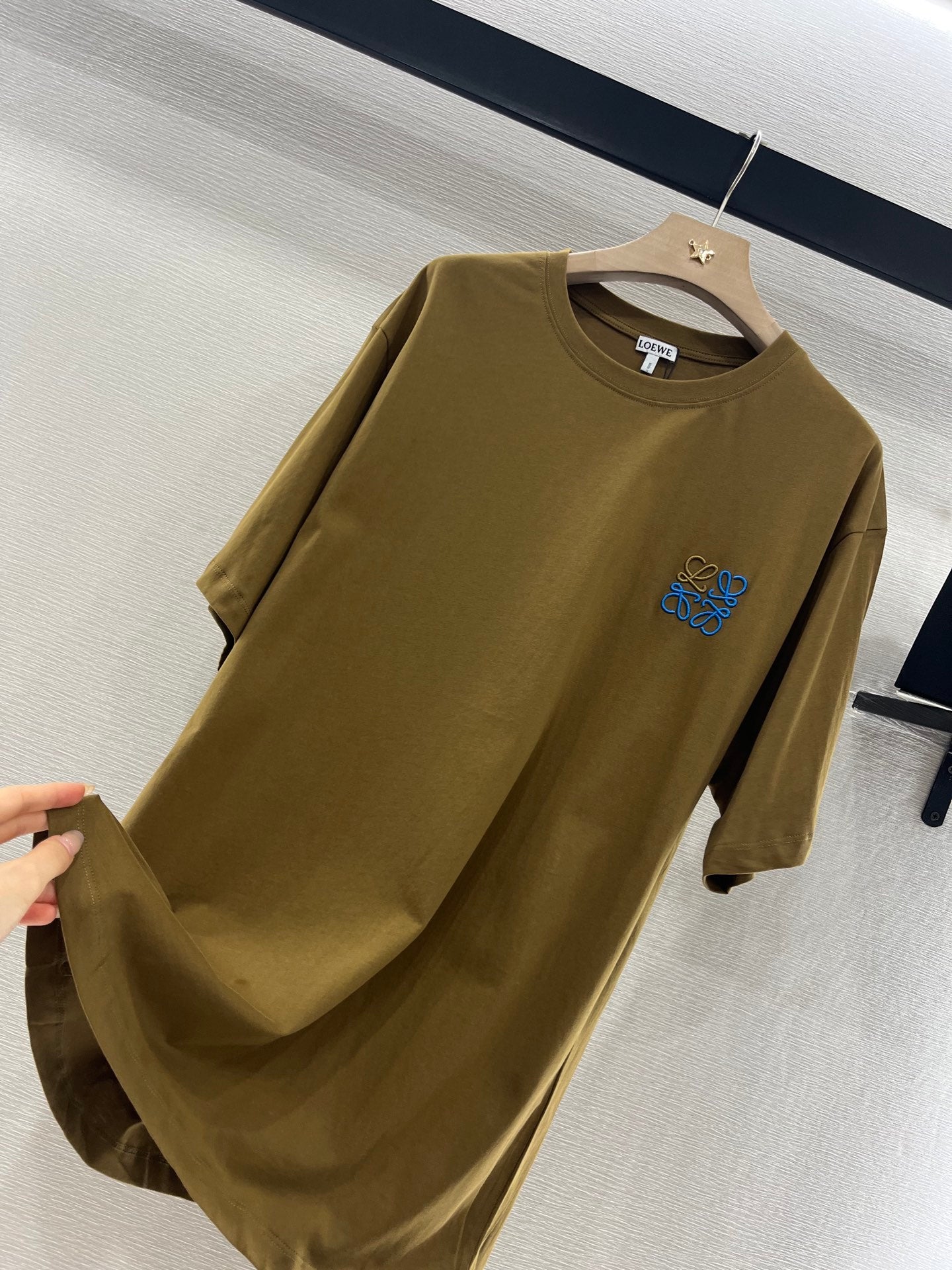 LOEWE BROWN T-SHIRT WITH EMBROIDERED LOGO