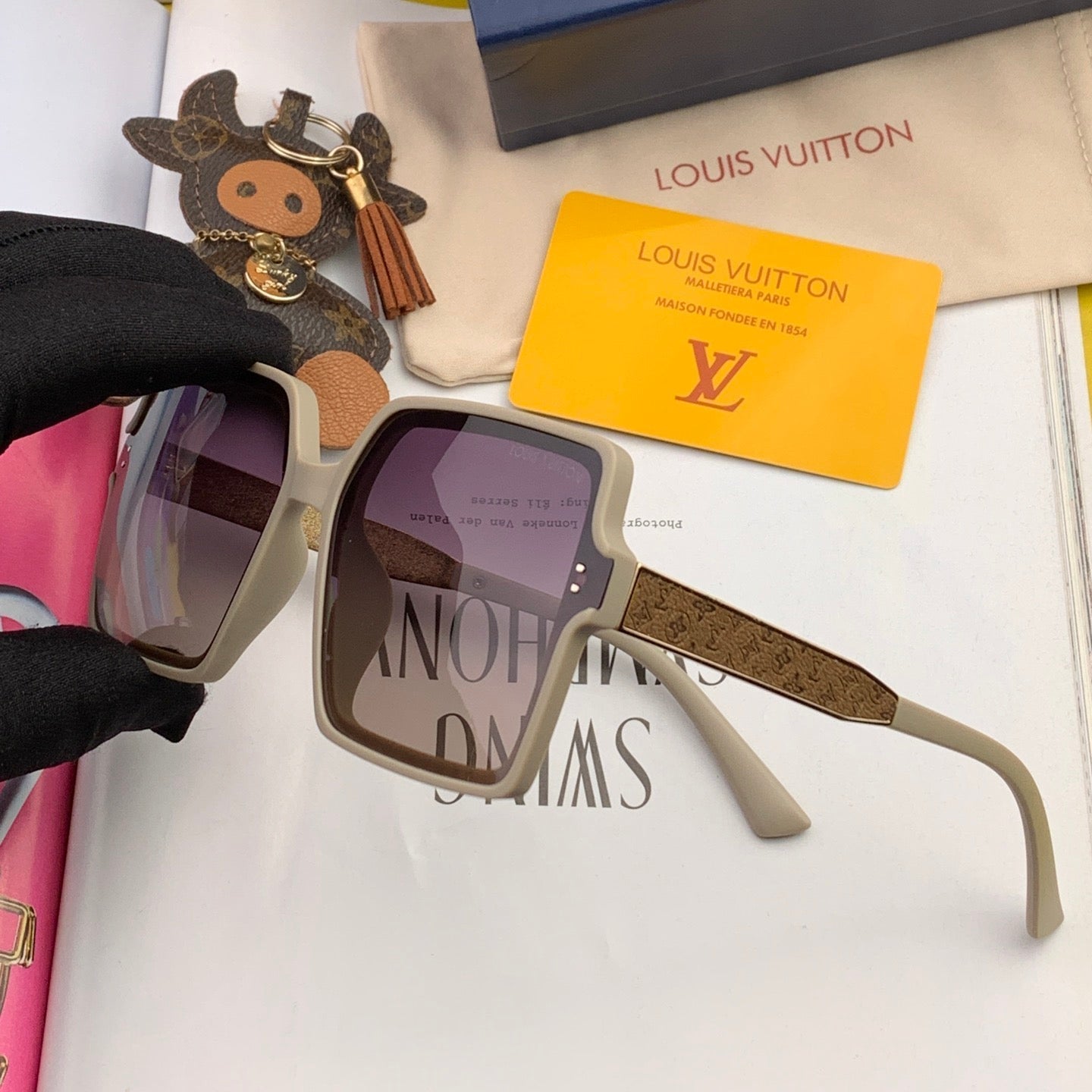 LOUIS VUITTON SQUARE SUNGLASSES L1577 IN ACETATE