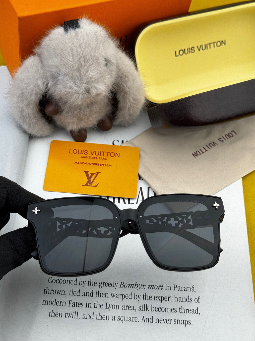 LOUIS VUITTON SQUARE SUNGLASSES L2132 IN ACETATE
