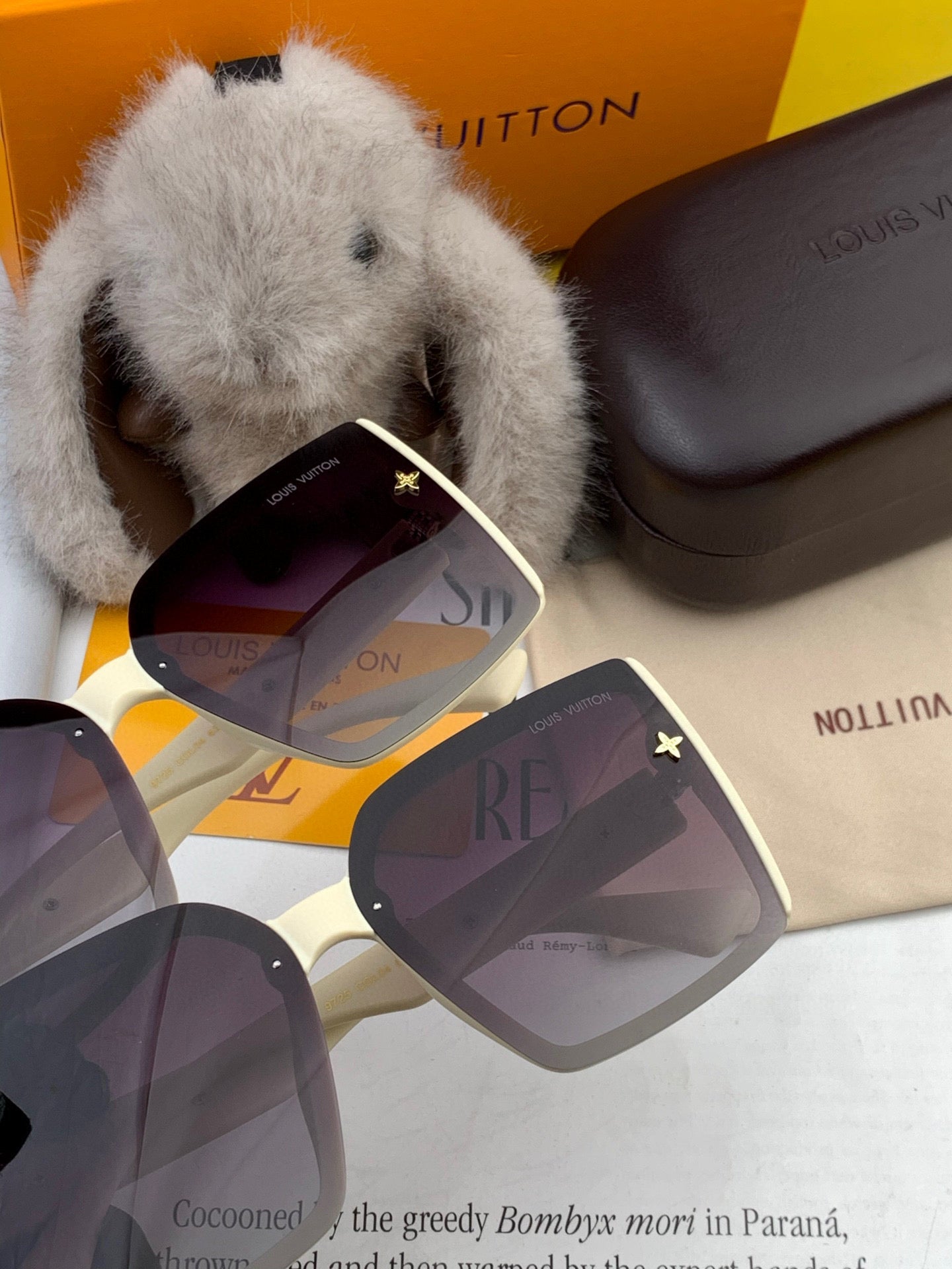 LOUIS VUITTON SQUARE SUNGLASSES L5972 IN BEIGE ACETATE