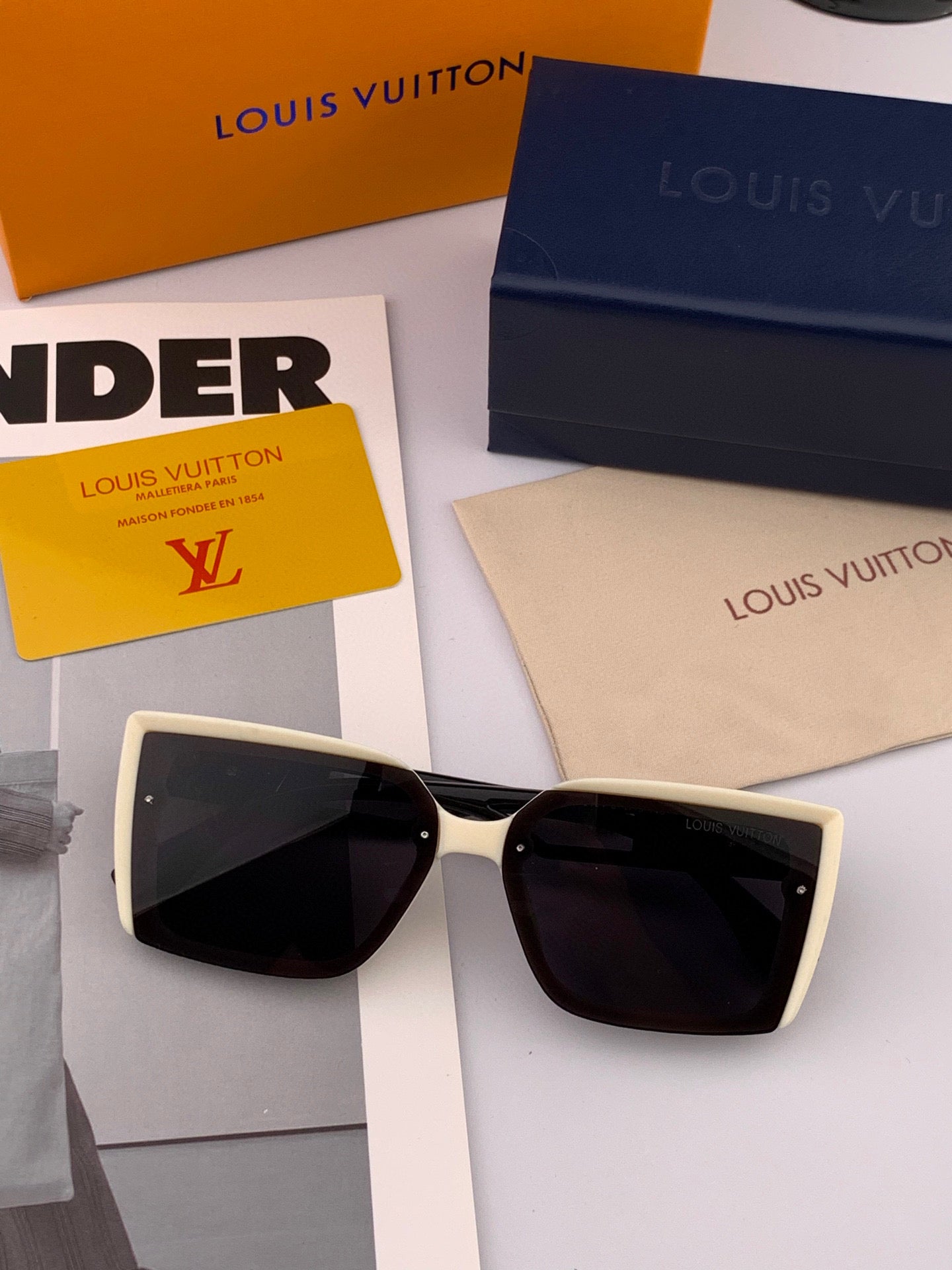 LOUIS VUITTON SQUARE SUNGLASSES L4310 IN ACETATE