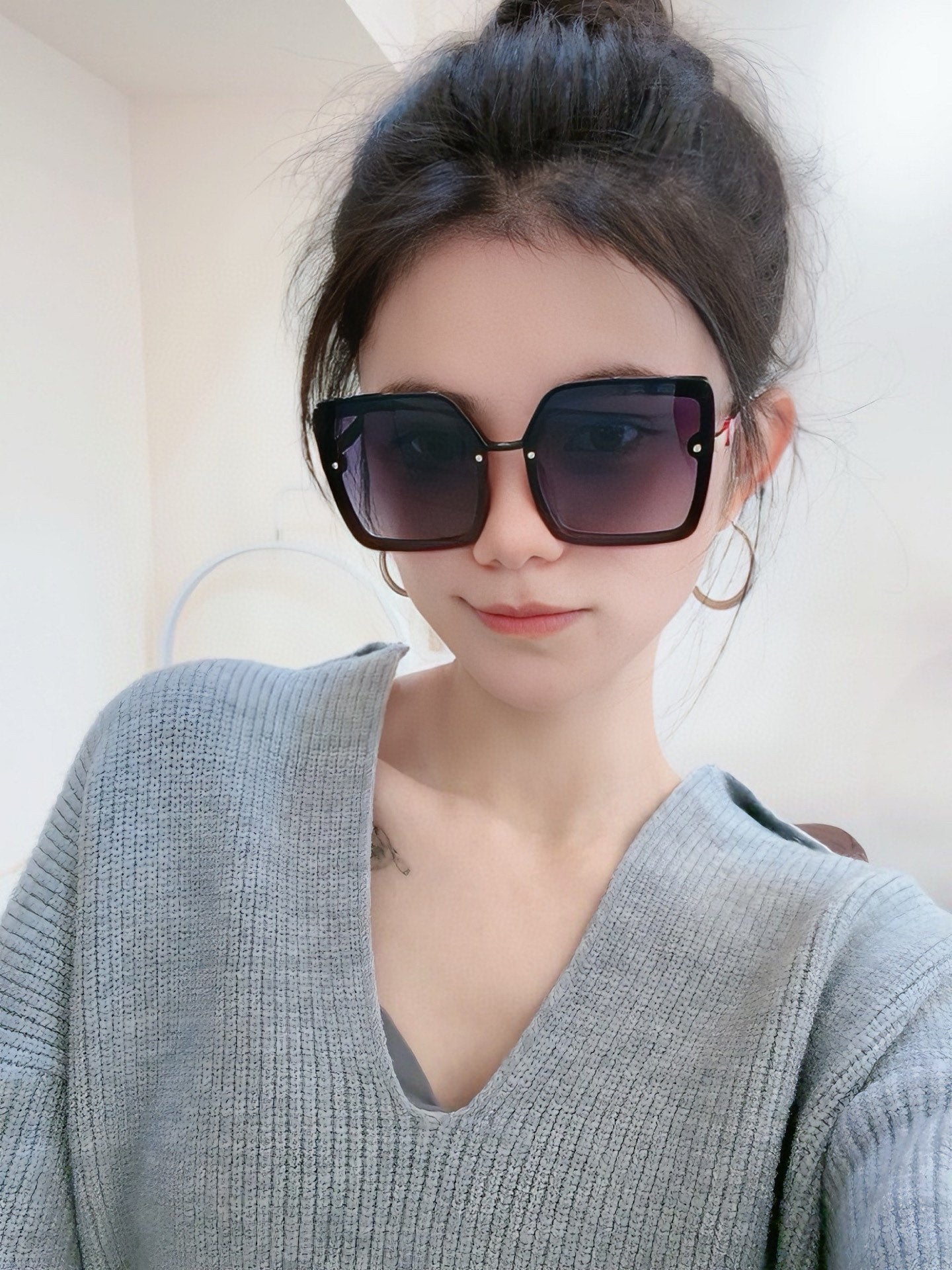 LOUIS VUITTON SQUARE SUNGLASSES L081 IN BLACK RED ACETATE