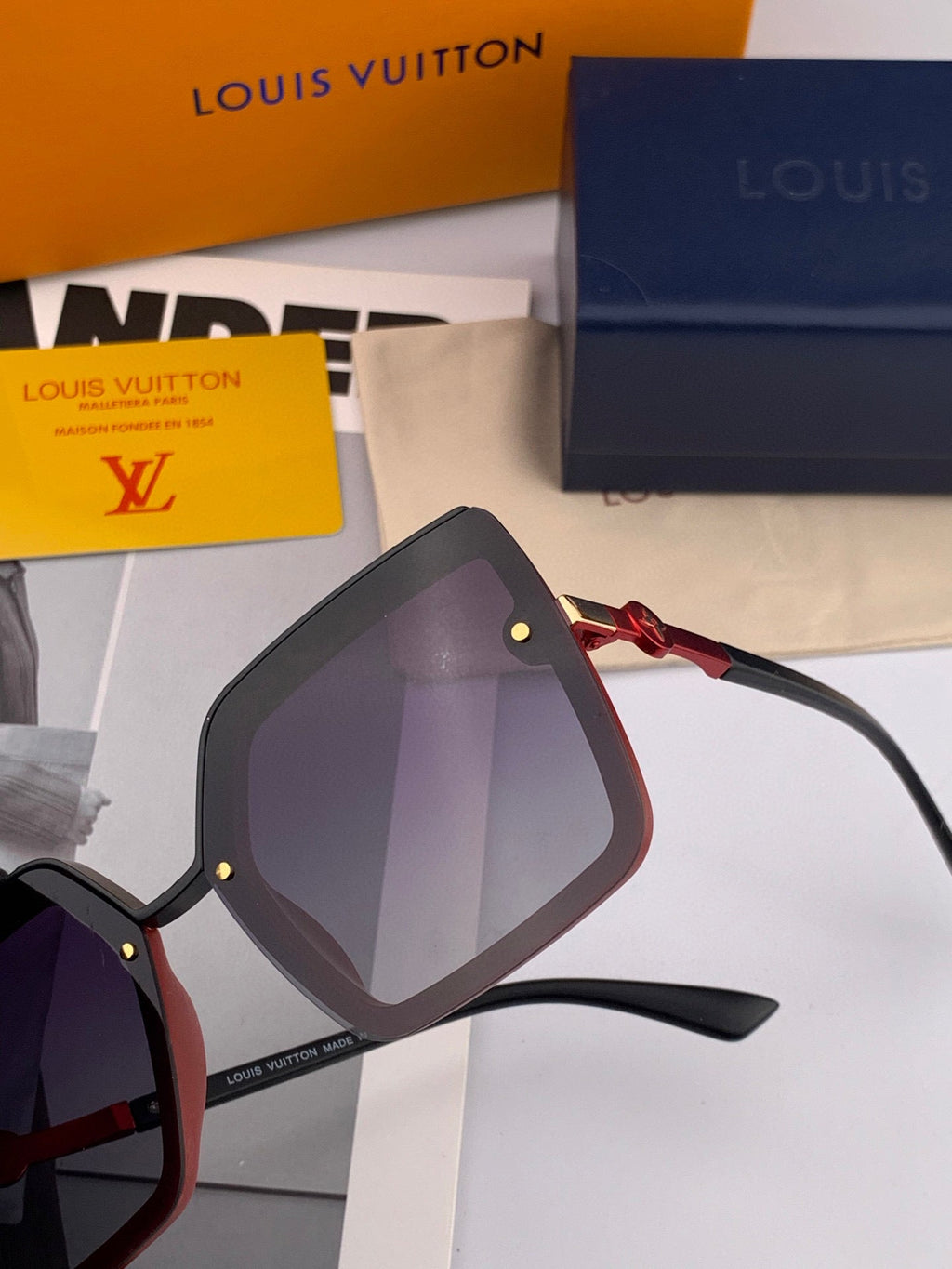 LOUIS VUITTON SQUARE SUNGLASSES L081 IN BLACK RED ACETATE