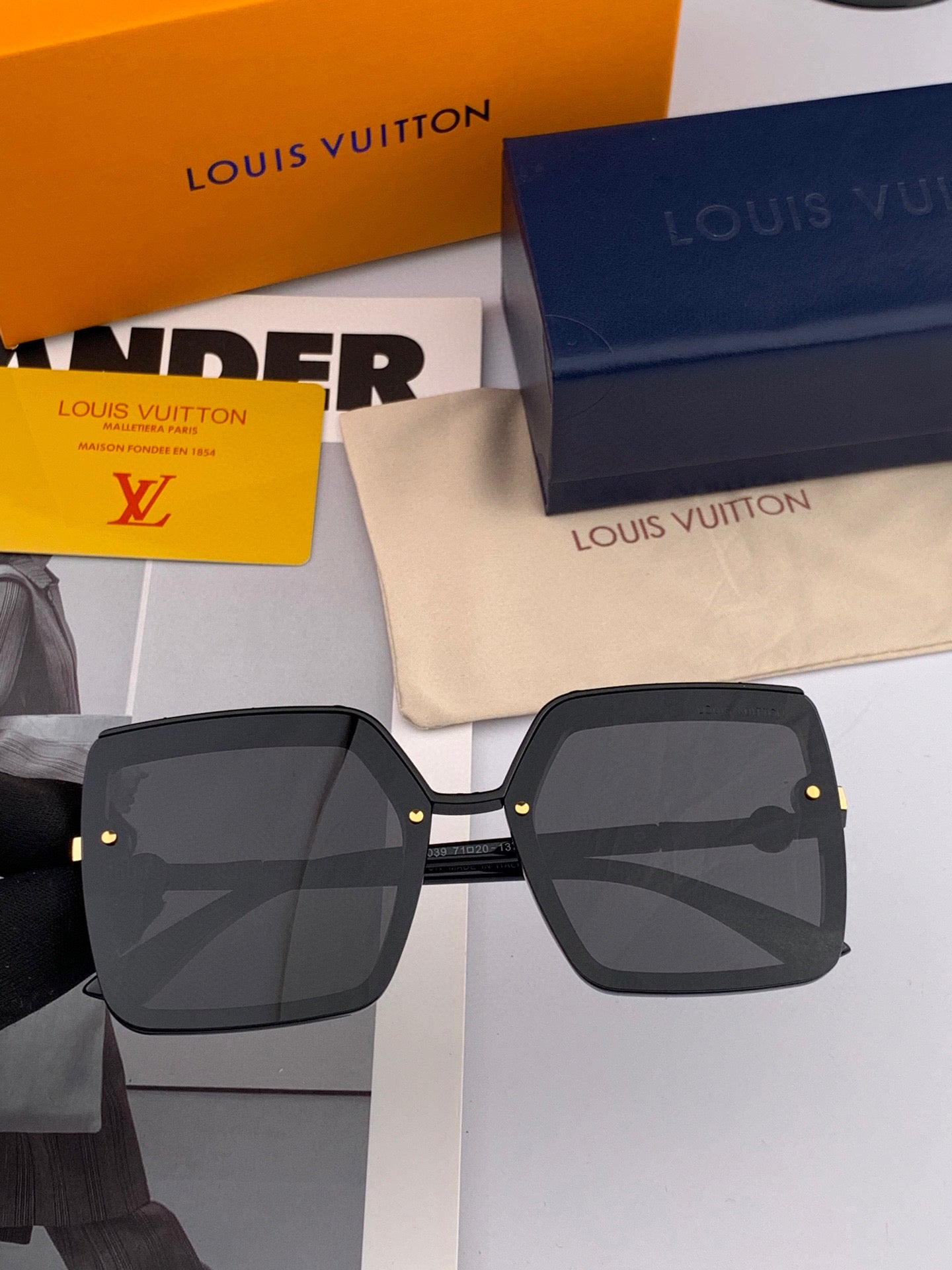 LOUIS VUITTON SQUARE SUNGLASSES L081 IN BLACK RED ACETATE