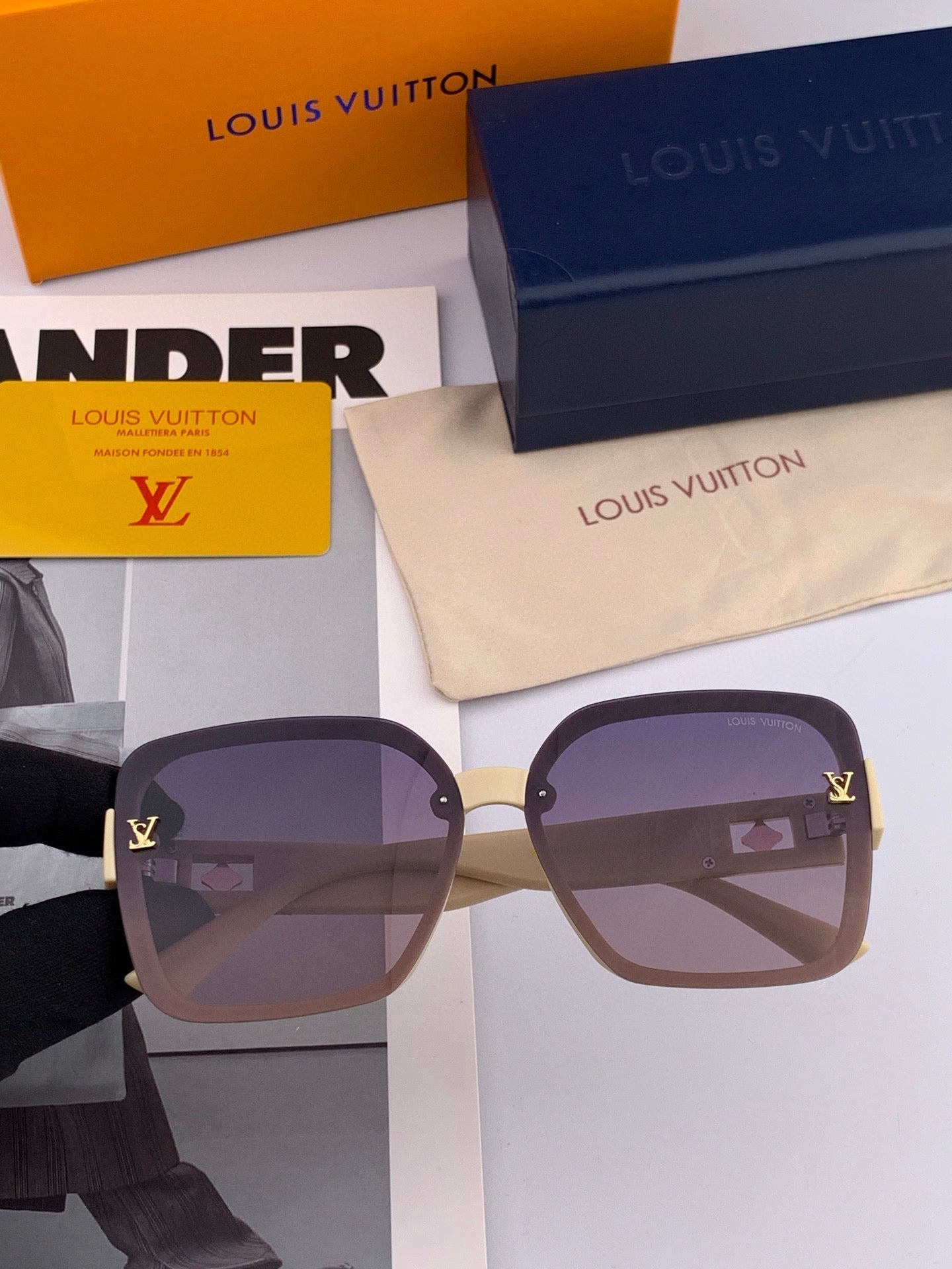 LOUIS VUITTON SQUARE SUNGLASSES L0992 IN ACETATE