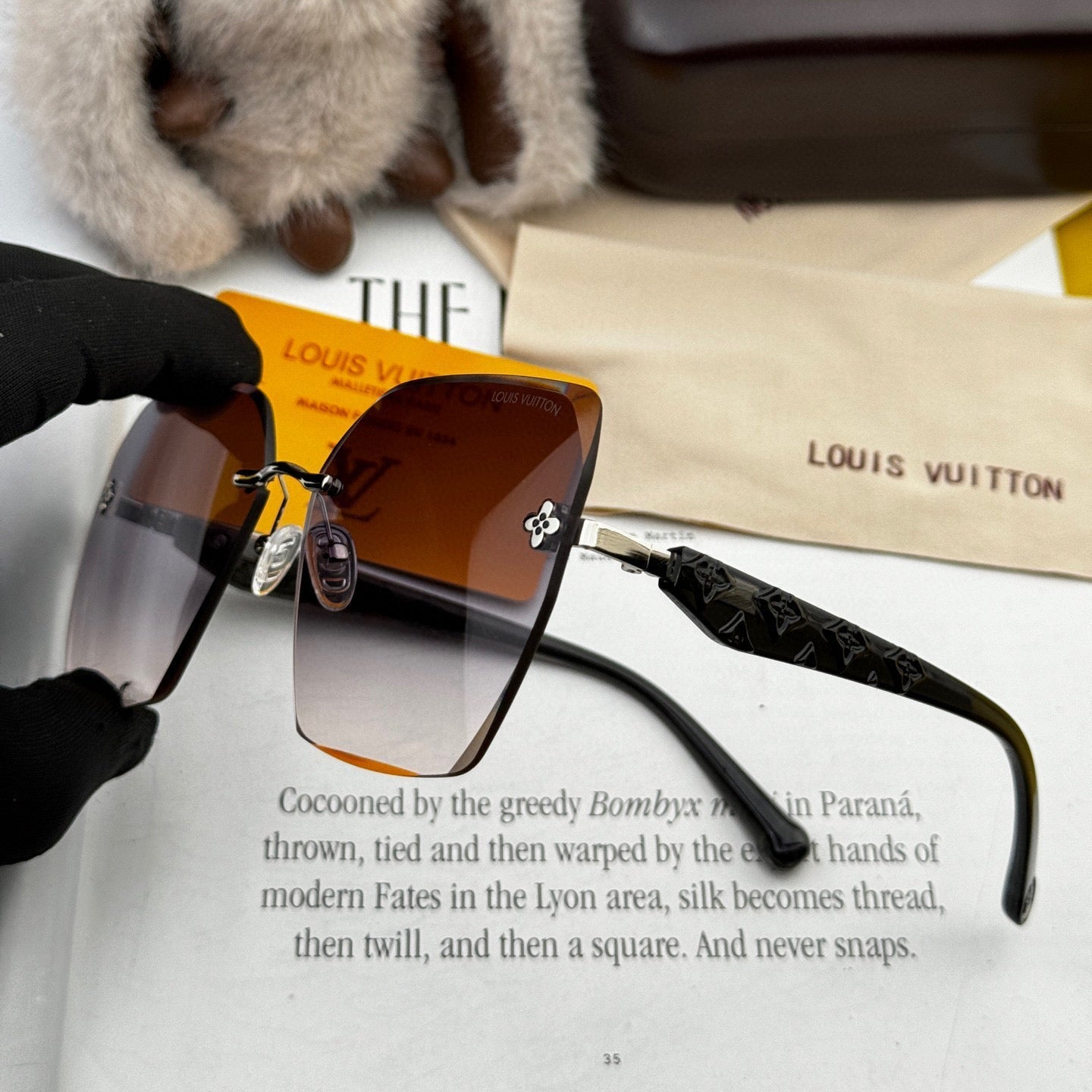 LOUIS VUITTON SQUARE SUNGLASSES L8612 IN ACETATE