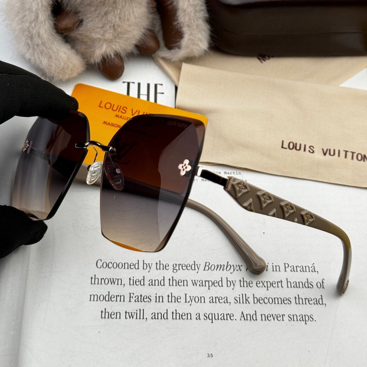 LOUIS VUITTON SQUARE SUNGLASSES L8612 IN ACETATE