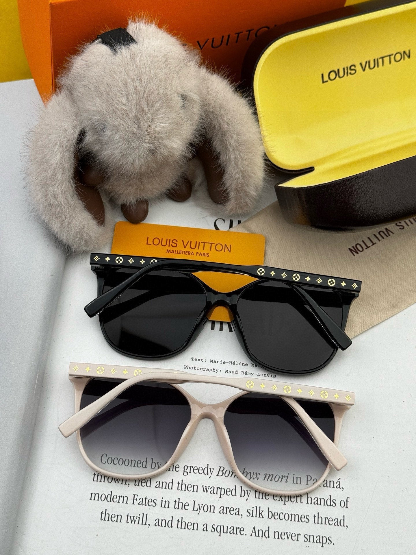 LOUIS VUITTON SIGNATURE ROUND SUNGLASSES L3387 IN ACETATE