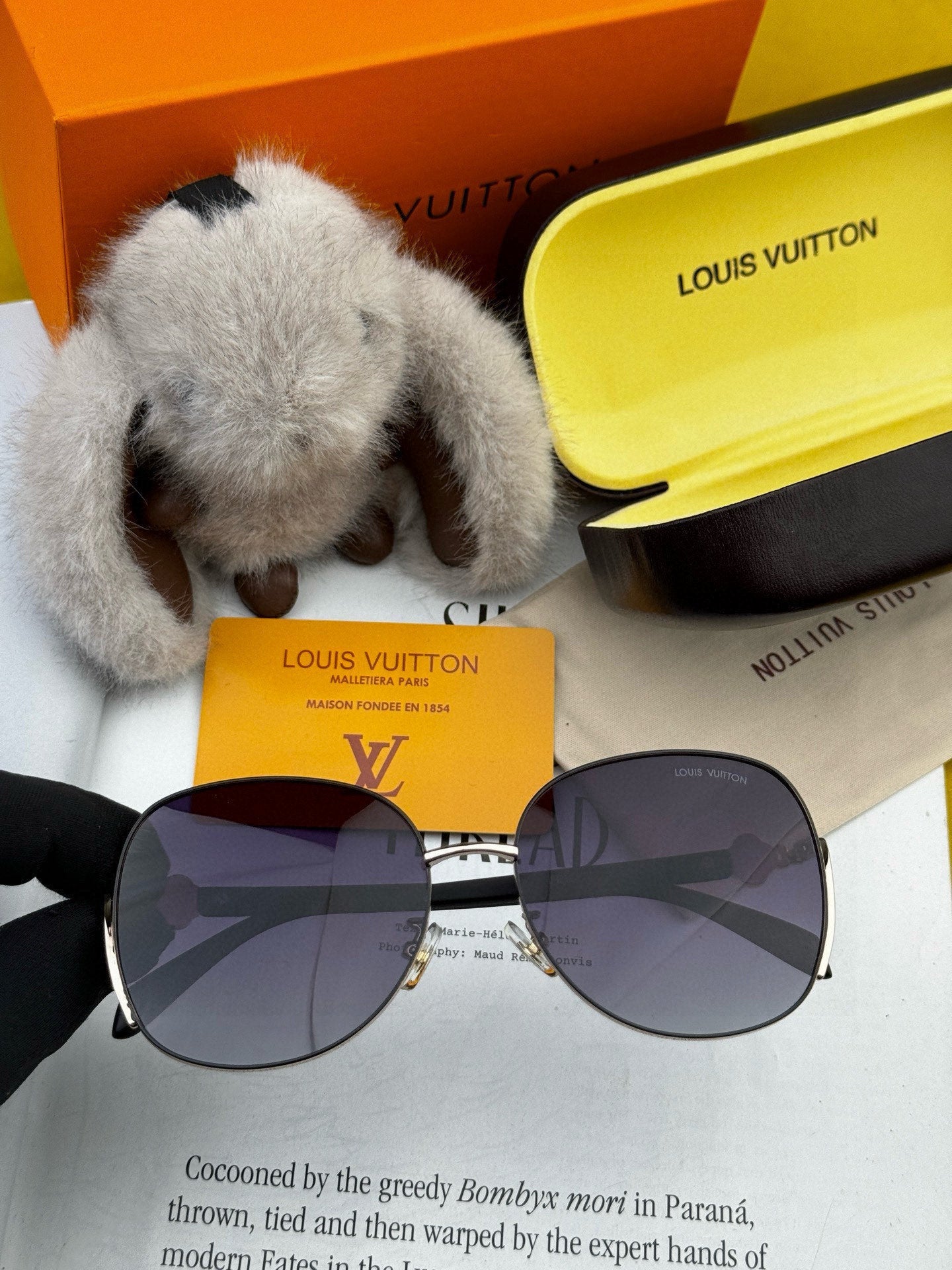 LOUIS VUITTON SIGNATURE ROUND SUNGLASSES L8638 IN METAL