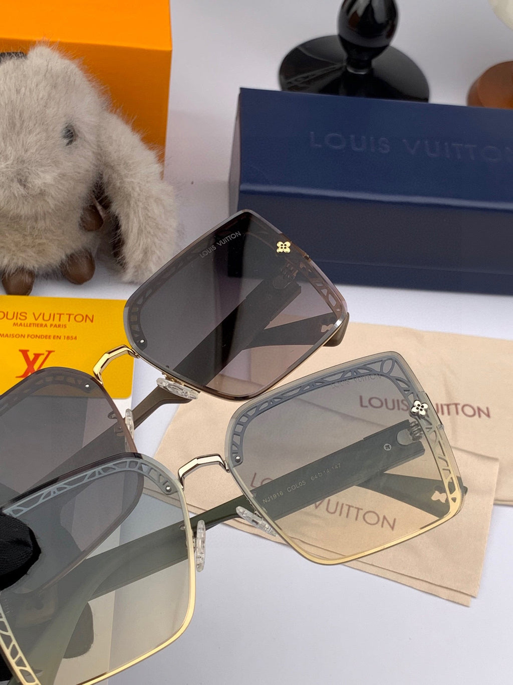 LOUIS VUITTON SQUARE SUNGLASSES L6191 IN ACETATE