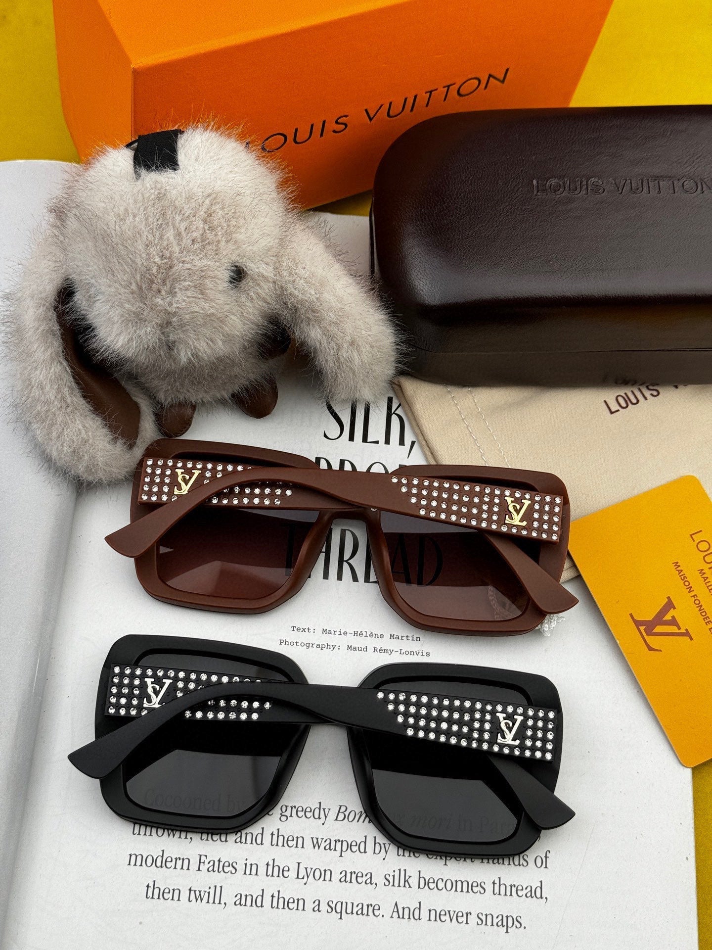 LOUIS VUITTON SQUARE JEWEL SUNGLASS L2990 IN ACETATE FRAME
