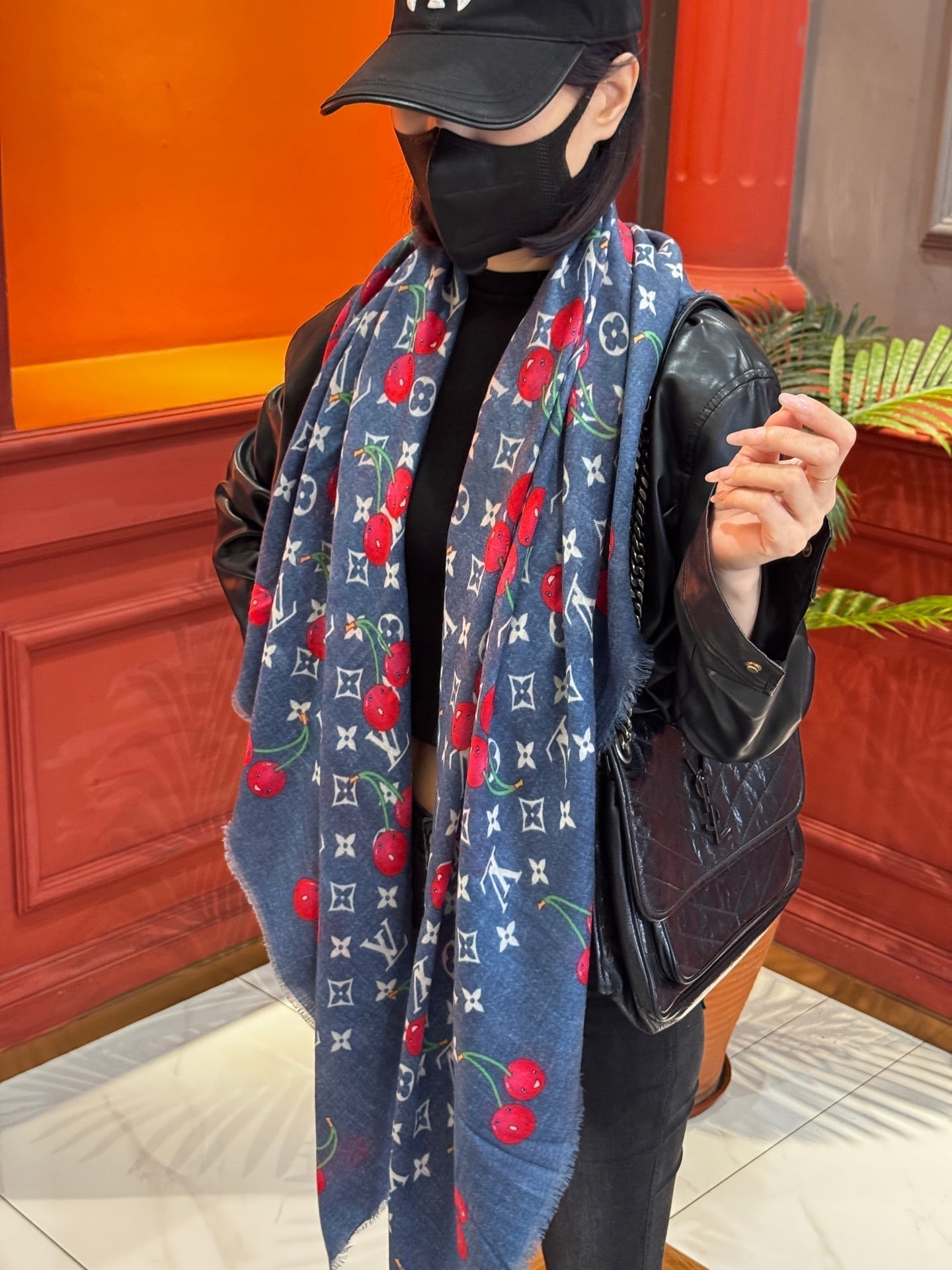 LOUIS VUITTON LV SCARF 140 CM IN CASHMERE 721492