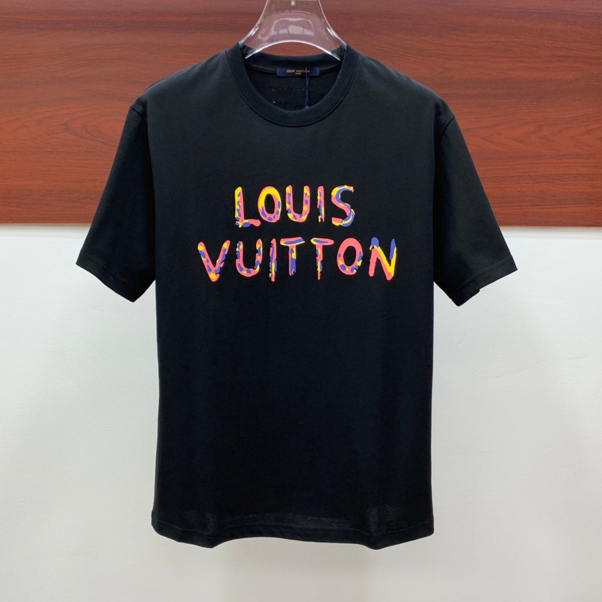 LOUIS VUITTON LV T-SHIRT COLORFUL LOGO IN BLACK COTTON 238877