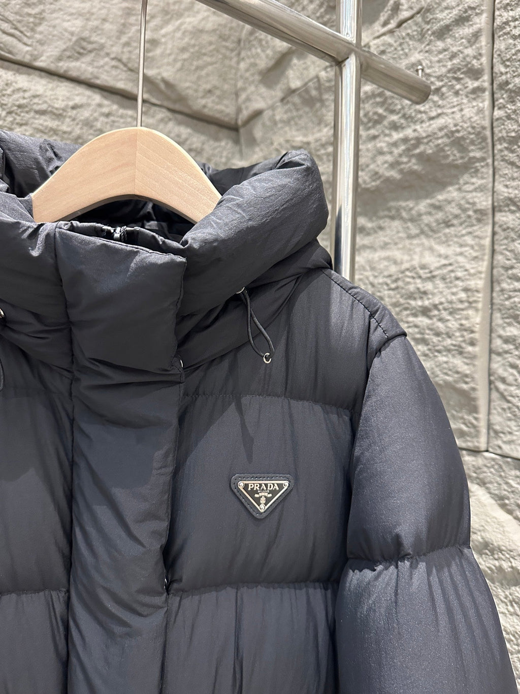 PRADA 25S MEDIUM-LENGTH GOOSE DOWN COAT 227