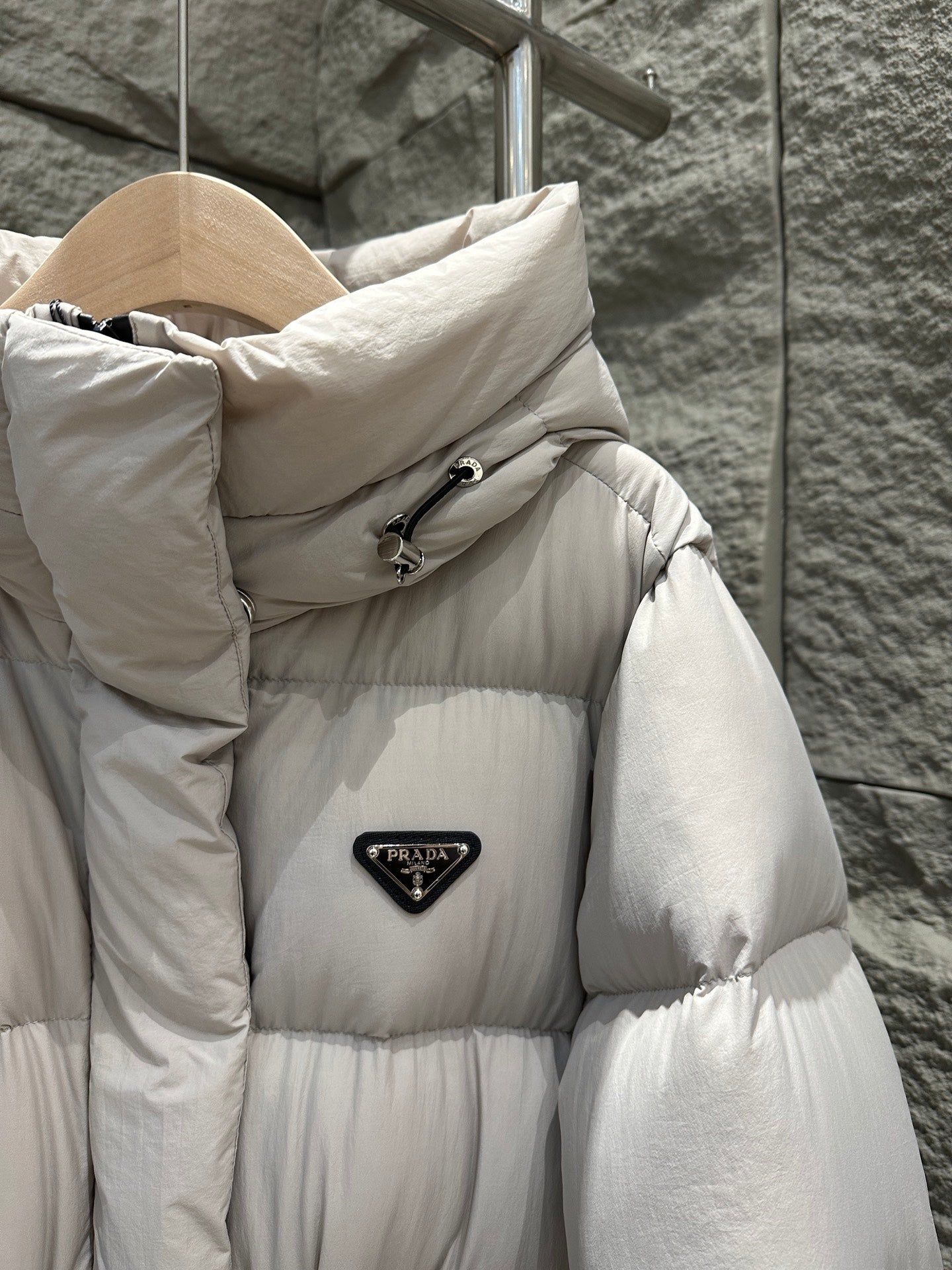 PRADA 25S MEDIUM-LENGTH GOOSE DOWN COAT 228
