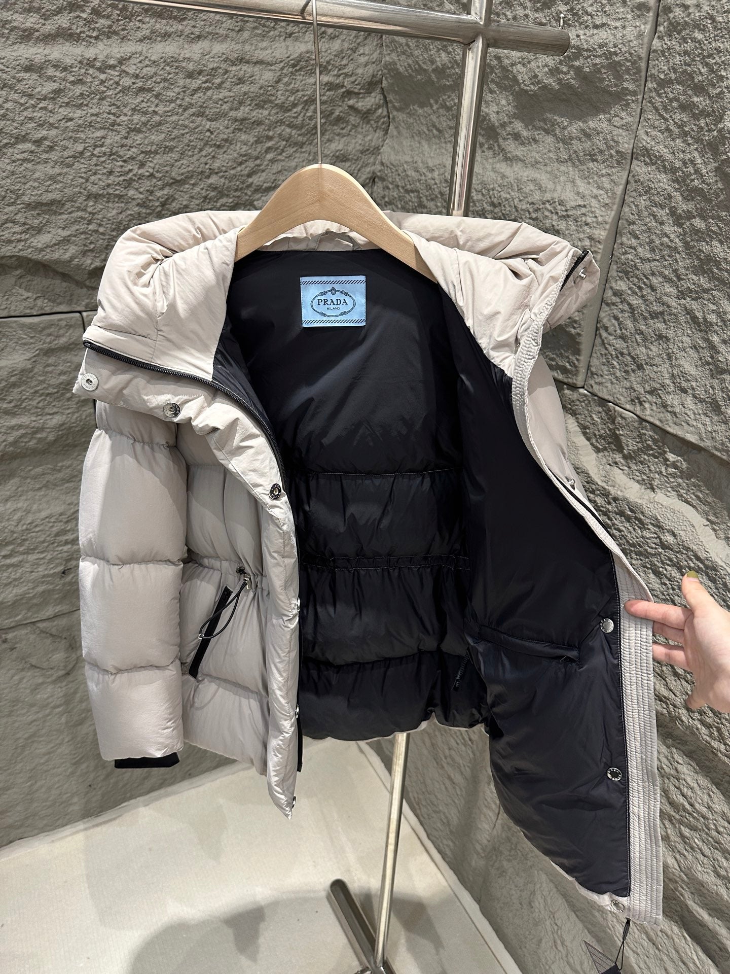 PRADA 25S MEDIUM-LENGTH GOOSE DOWN COAT 228