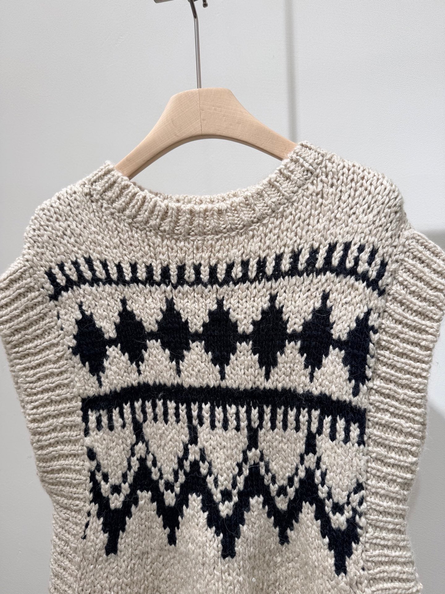DIOR 25S SLEEVELESS SWEATER 495