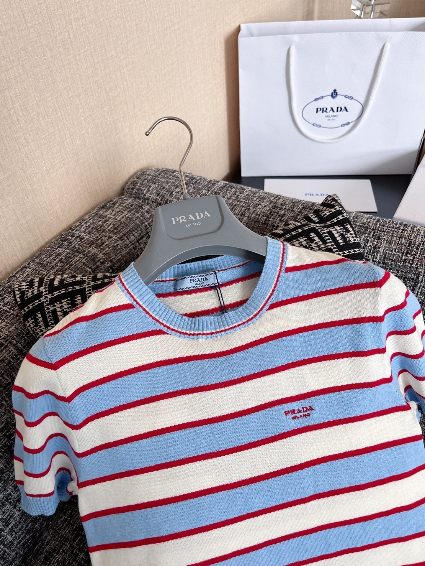 PRADA KNIT POLO STYLE 82