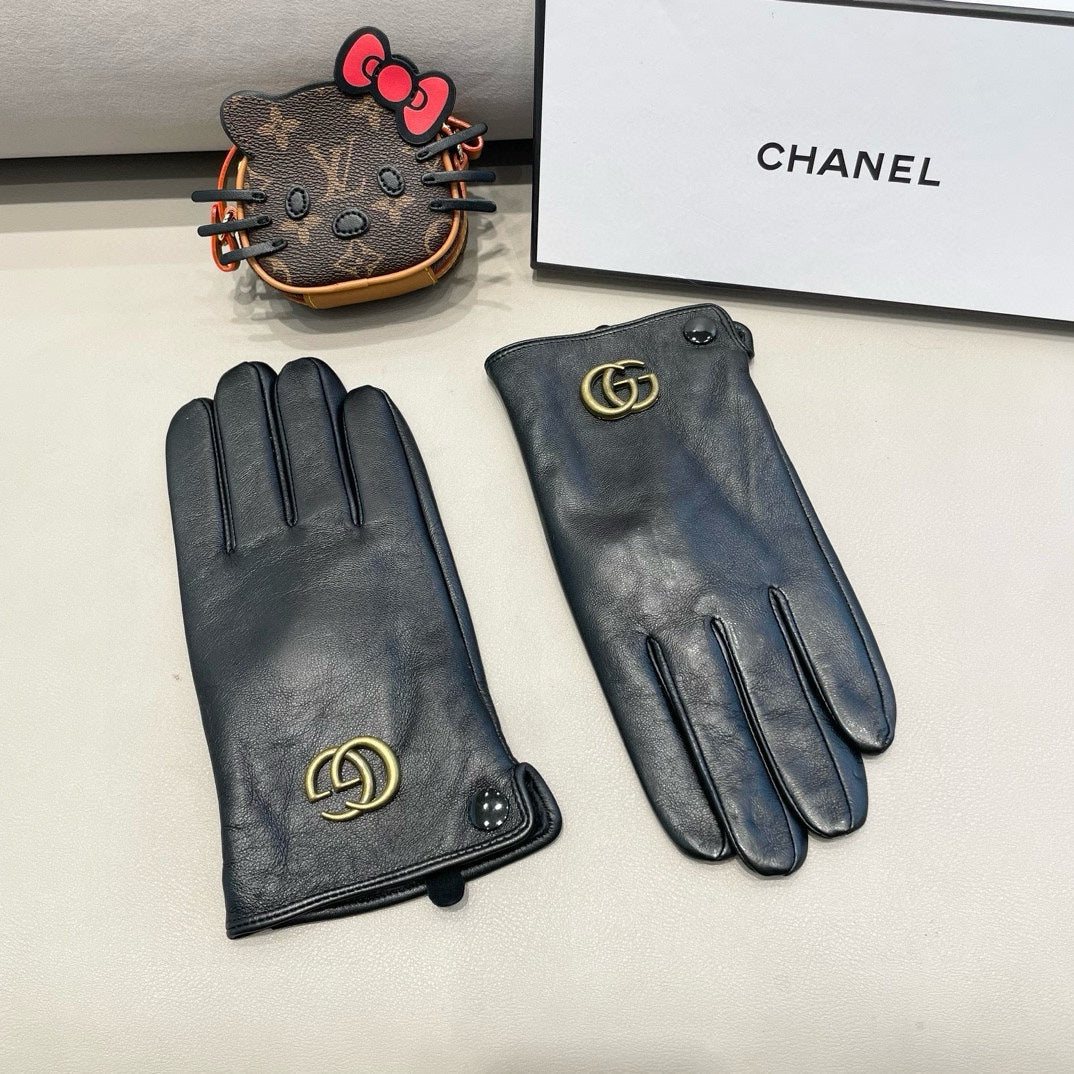 GUCCI DOUBLE G GLOVES IN BLACK LAMBSKIN 370906